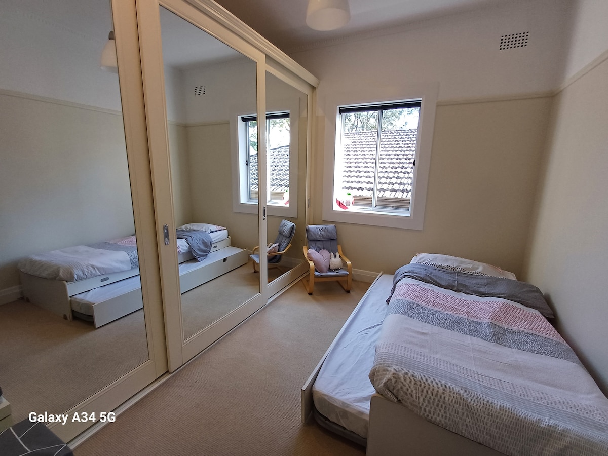 חדר שינה שני