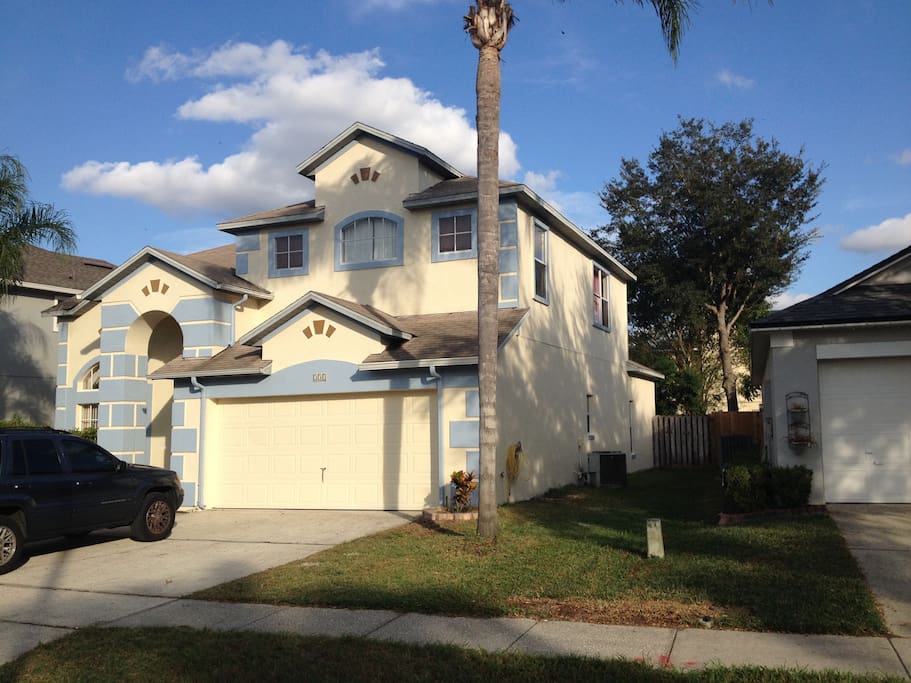Another view of the front of the house.