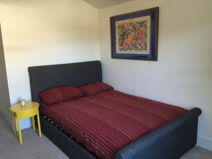 Dhoma e gjumit 2 - krevat dopio