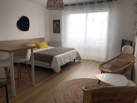 Top Airbnb: New studio,beach and harbor a 2-minute walk away in Le Pouliguen