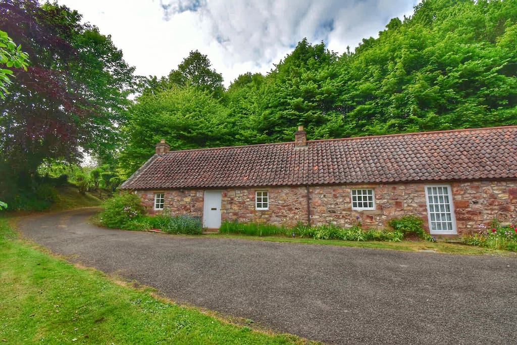 Stunning Country Cottage Cottages for Rent in Humbie, East Lothian