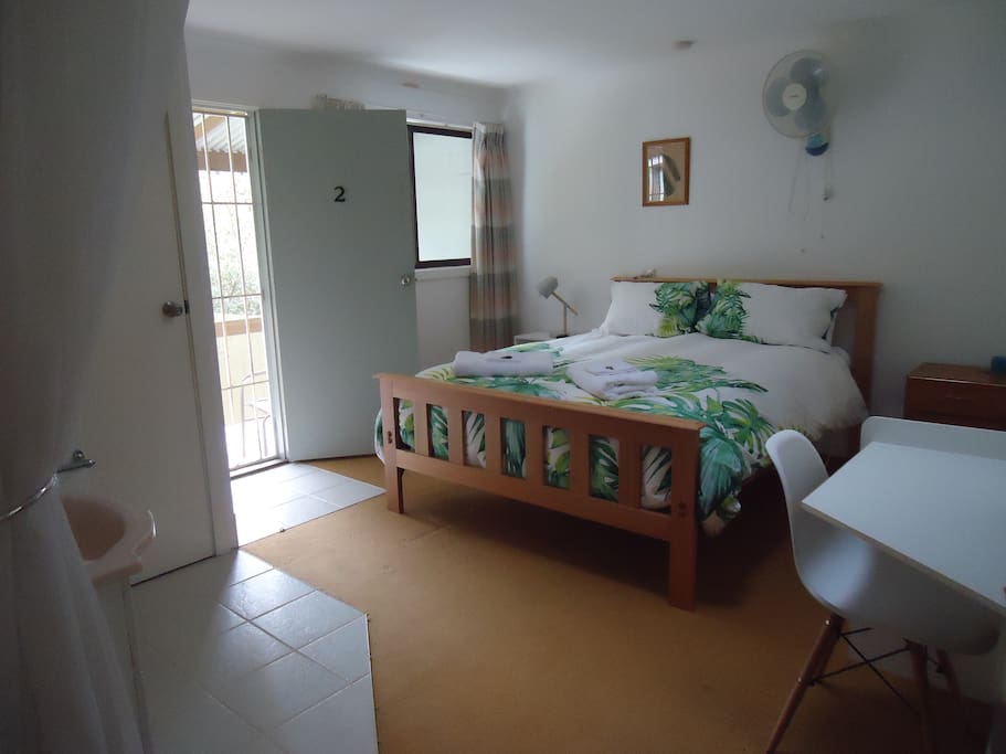 A lovely bright and spacious queen bed room with own ensuite and seperate toilet.