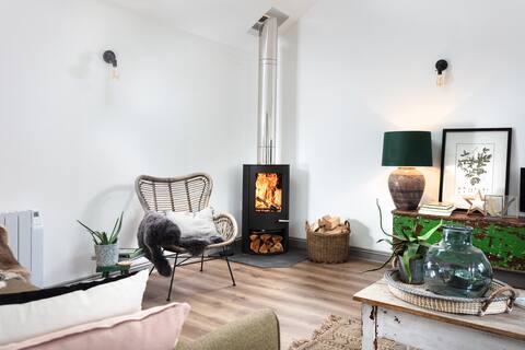 A Slow Staycation |🐕 🐶 Friendly | Log Burning Fire