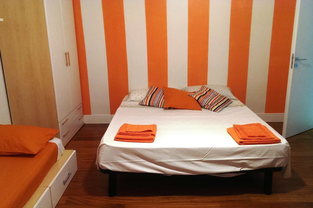 The Orange Room: the comfortable beds