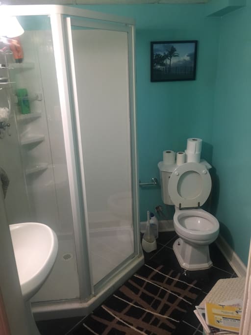 Heated floor even in the full bathroom