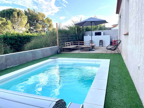 125m villa with pool close to the beach