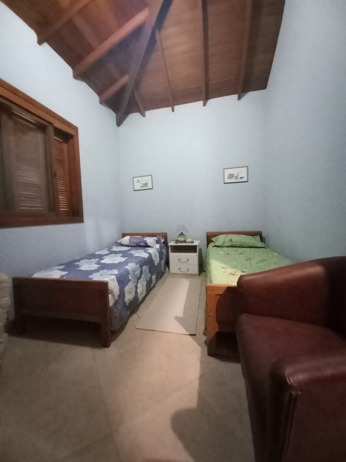 Beira do Rio dos Sinos со гурмански простор и приватност.
неверојатен поглед и директен пристап до недопрената природа. Уживајте во опуштање покрај реката или едноставно нуркање.