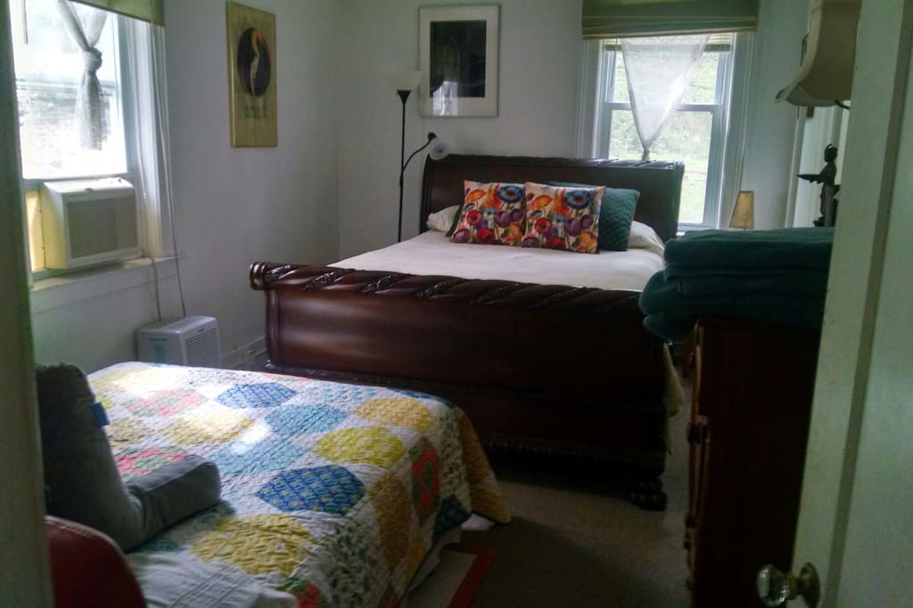 queen sleigh bed with queen pullout sofa bed open