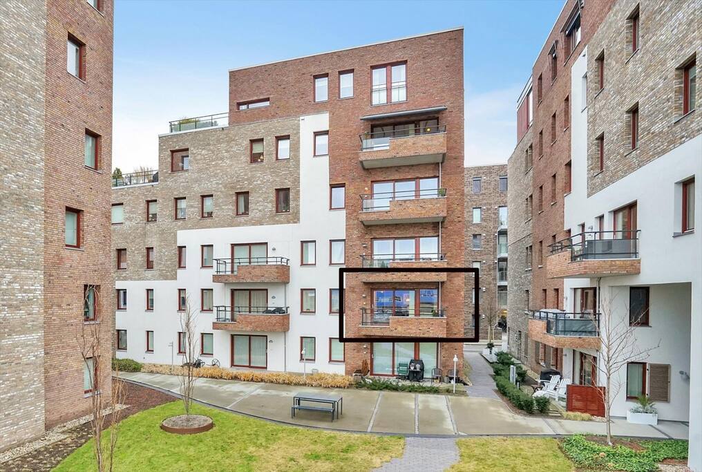 Sørvendt terrasse i 2. etg