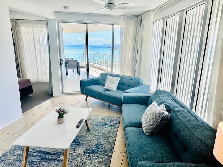 Views At 22, 2 King Beds, Ocean Views, Pool - Airlie Beach