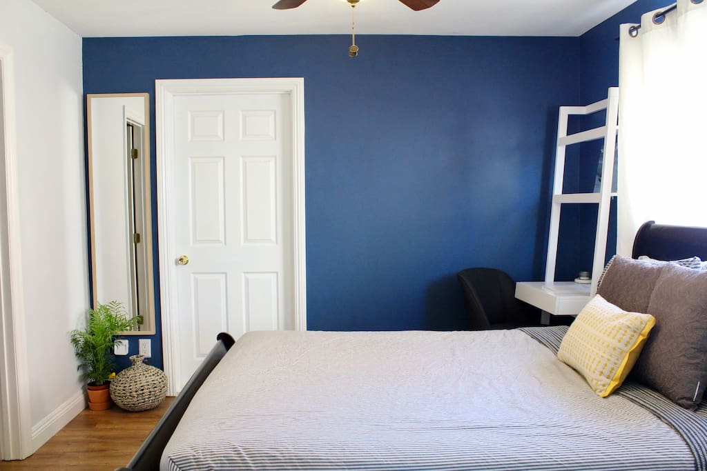 Room number 1 - Queen size bed