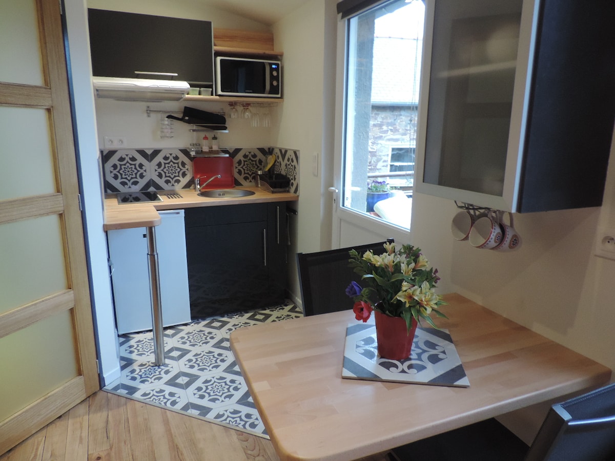 Popular Airbnb listing: a cocoon around the garden - studio with terrasse in Paimpol