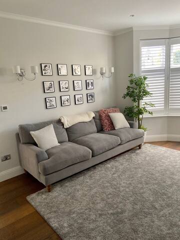 Bright and airy, luxurious family home. gallery image 5