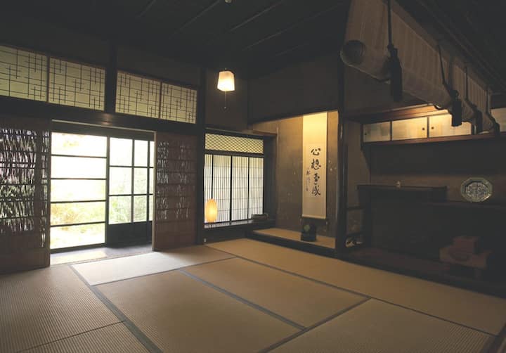 Bedroom#1: “Okunoma” Tatami floor room.