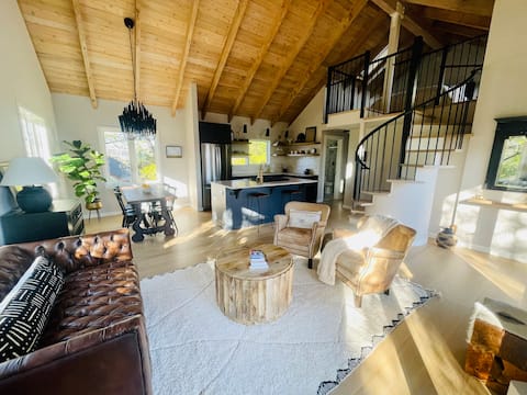 Walk to Downtown Sebastopol * Luxe Vacation Living