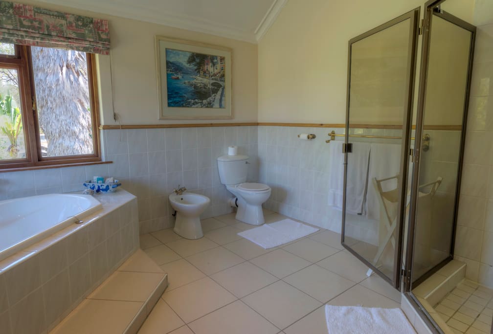Very spacious en-suite bathroom
