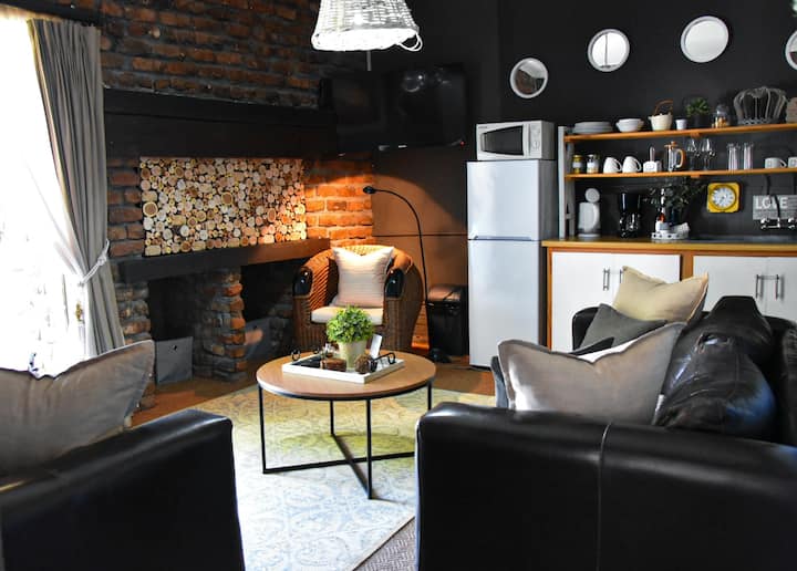 Ons Huisie-two Bedroom Familyunit-no Loadshedding - Beaufort West