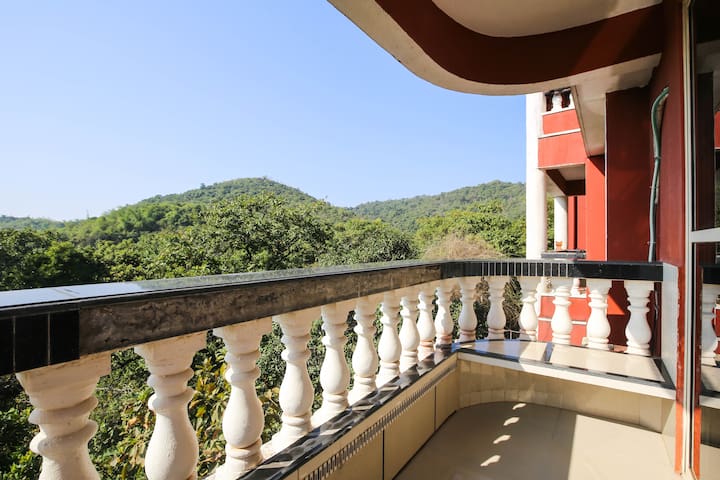 2 Bedroom Apartment With Great View