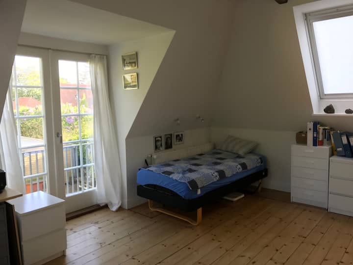 Канцеларија за единечен кревет