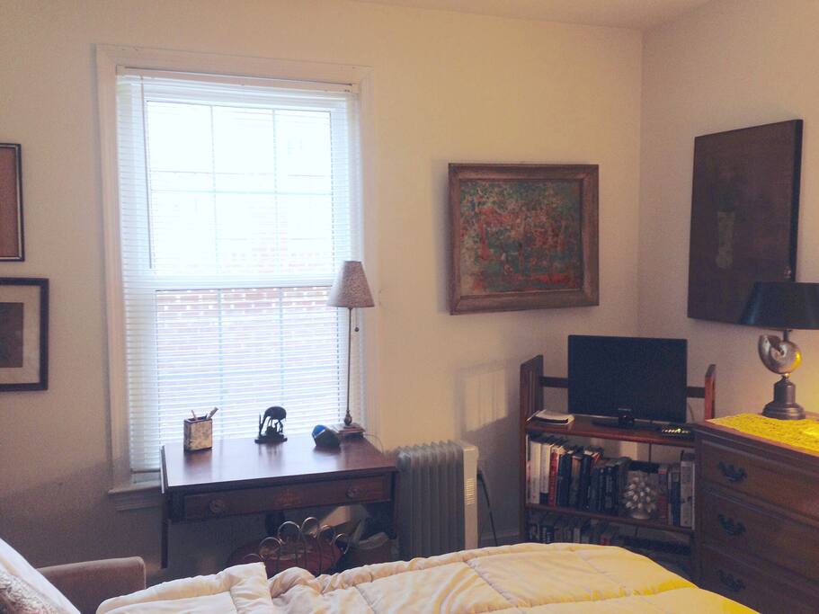 Writing desk.