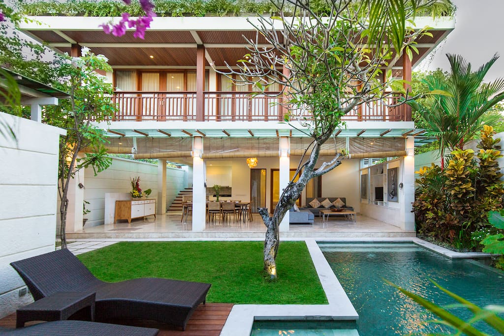 Two floors villa with open space living room, private pool and yard