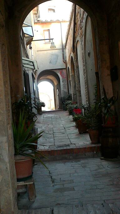 Vicolo al Castello Manenti