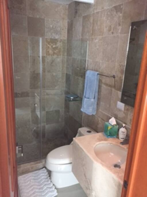 Muebles de baño nuevos.