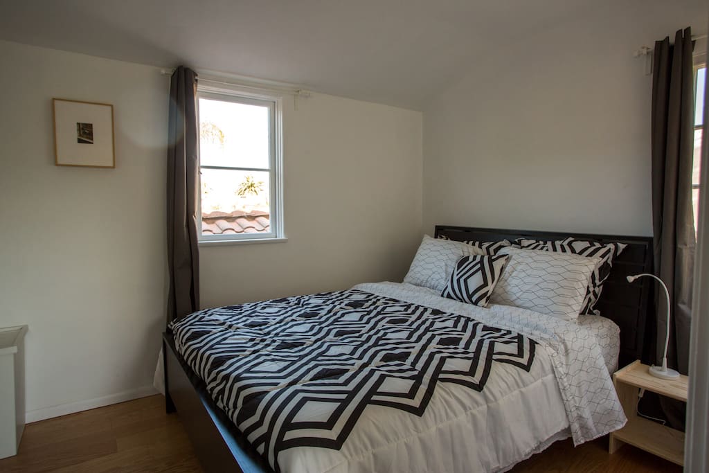 A cozy bedroom.