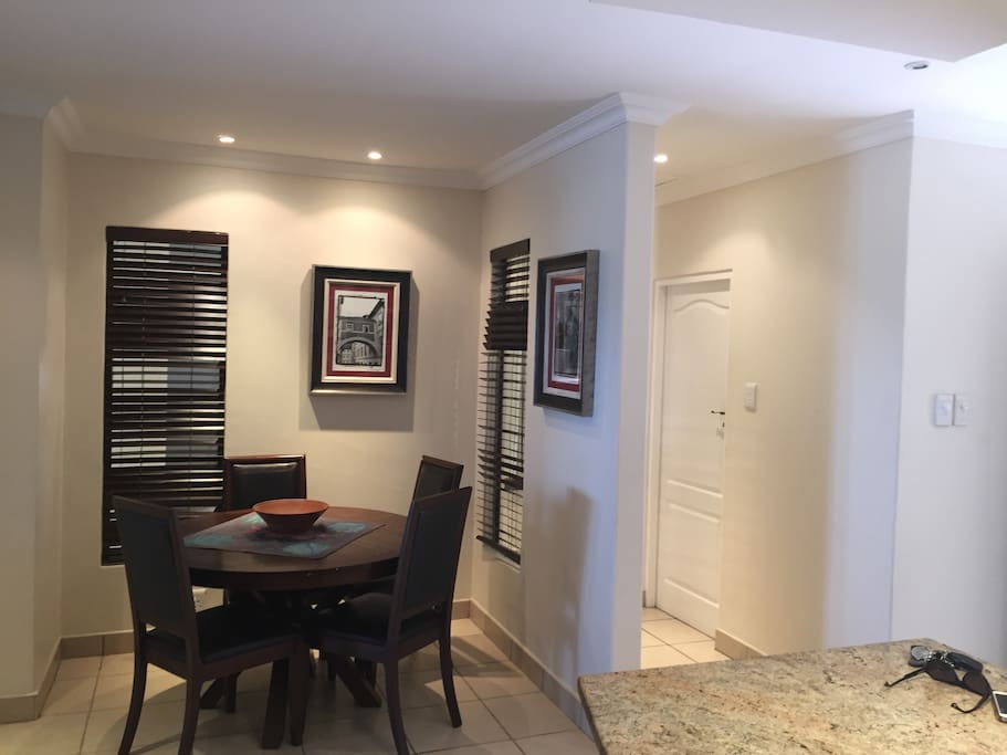 DININGROOM