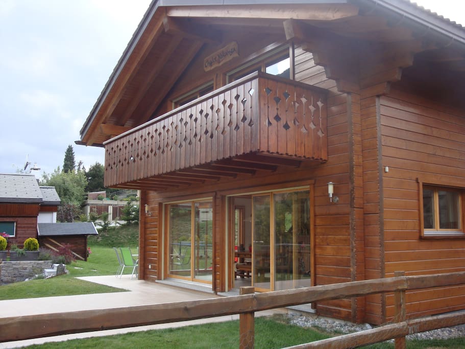 Bright, modern chalet in the center of town.