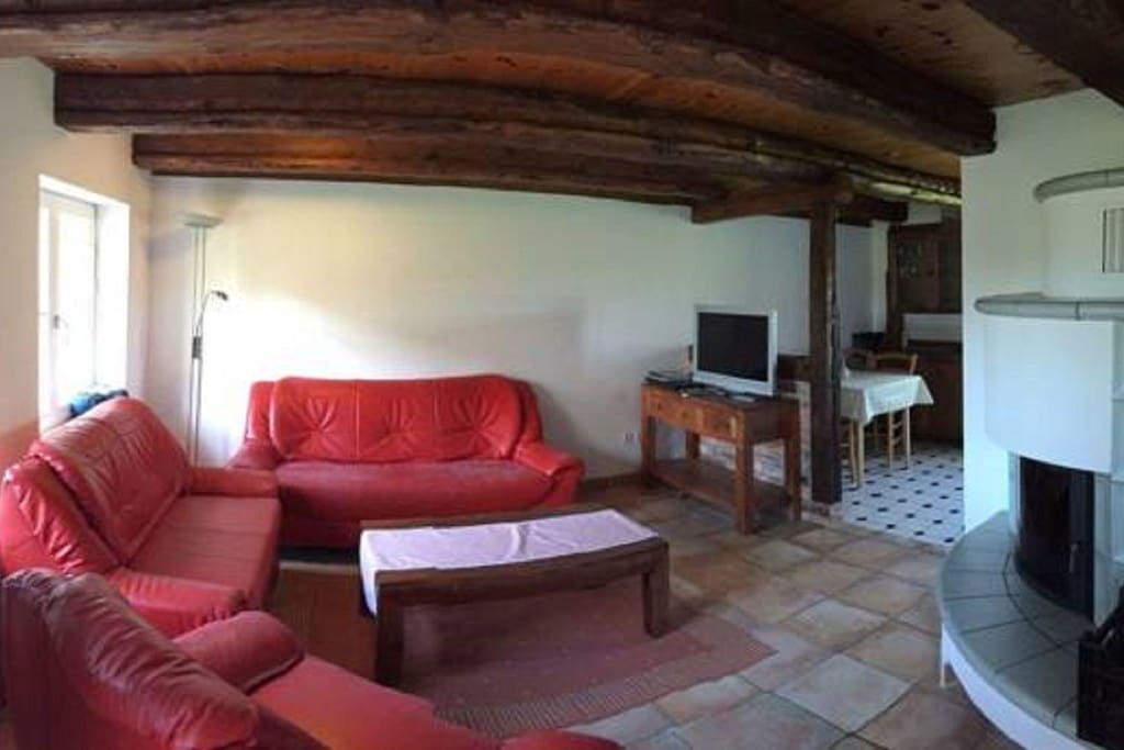 Wohnzimmer mit Kamin
