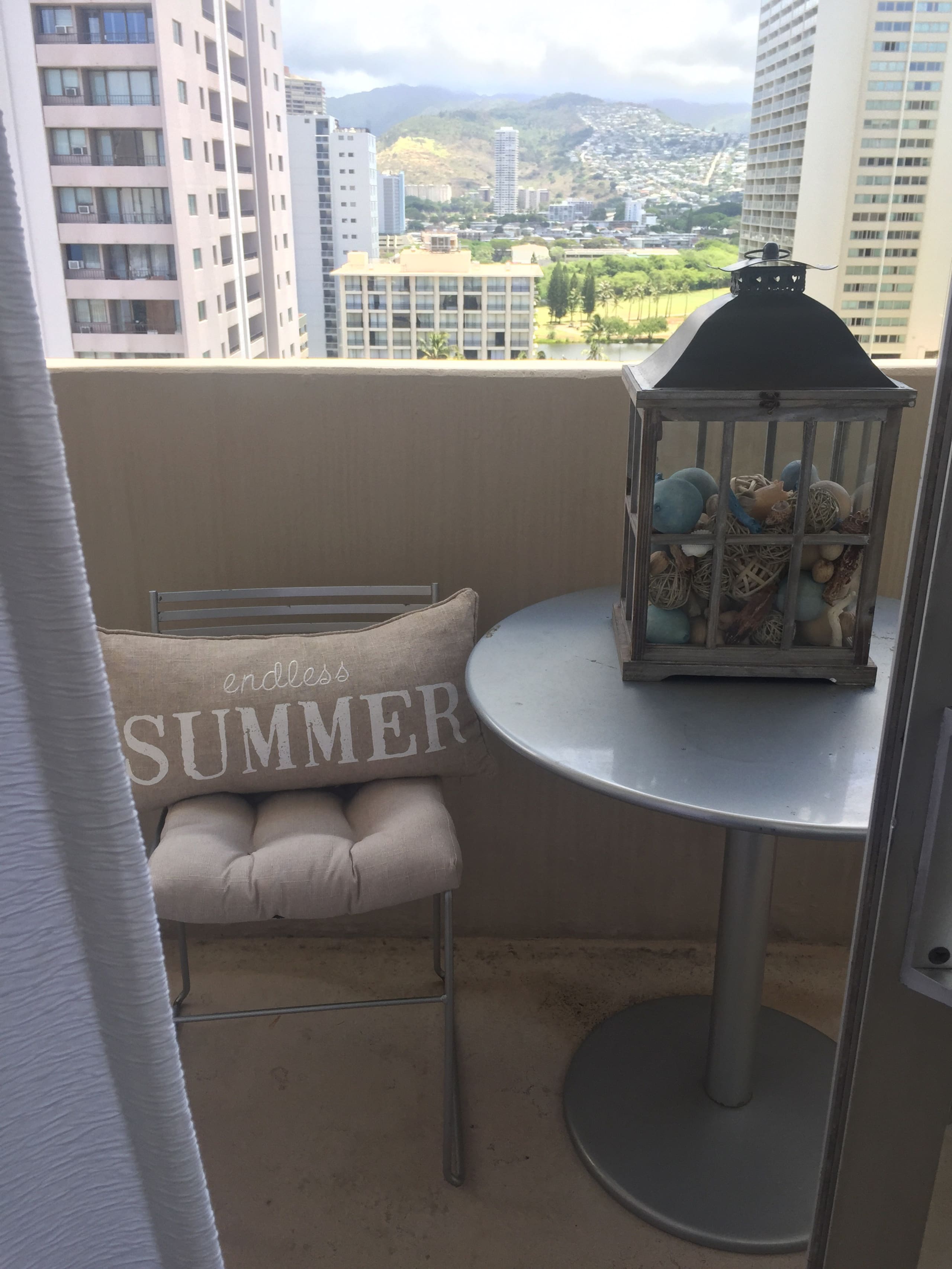 Condo in Honolulu · ★4.79 · Studio · 1 bed · 1 shared bath - Image 14