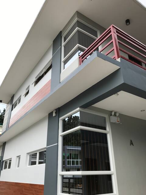 Free WiFi, smart TV, gorgeous, clean & quiet.