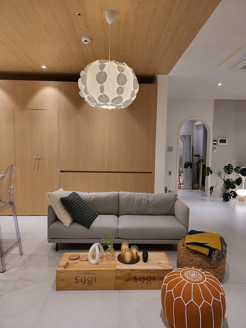 "Heart Signal" 5-star 70-pyeong in the city center/double-story terrace/baseball field/great for fam