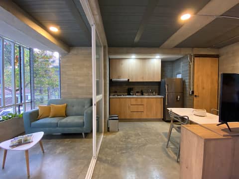 Successful Airbnb property: Sil 202 | Balcony | Near Chipichape in La Flora
