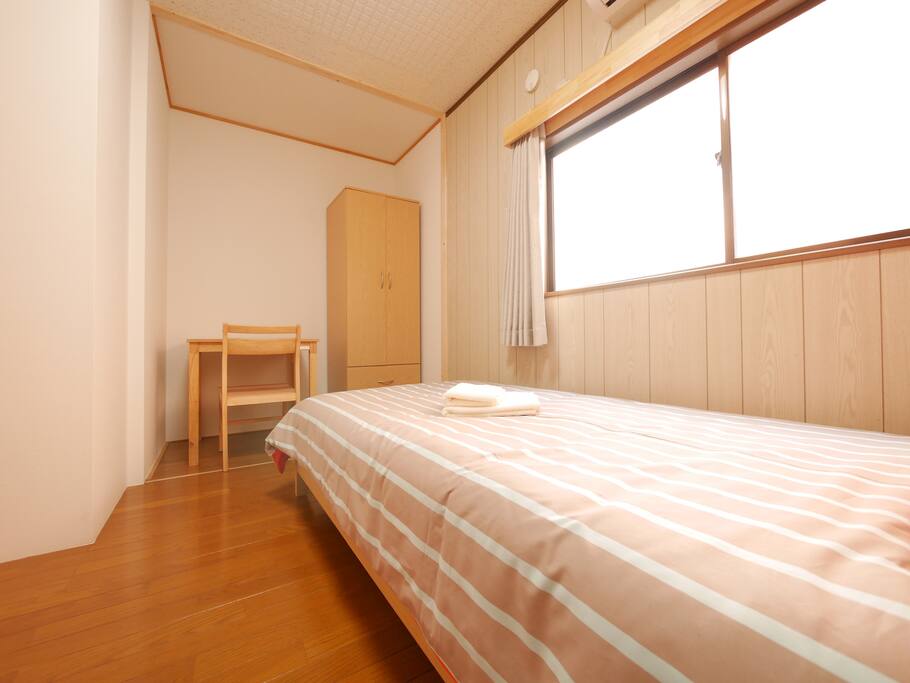 Private and Clean Room with comfy bed.