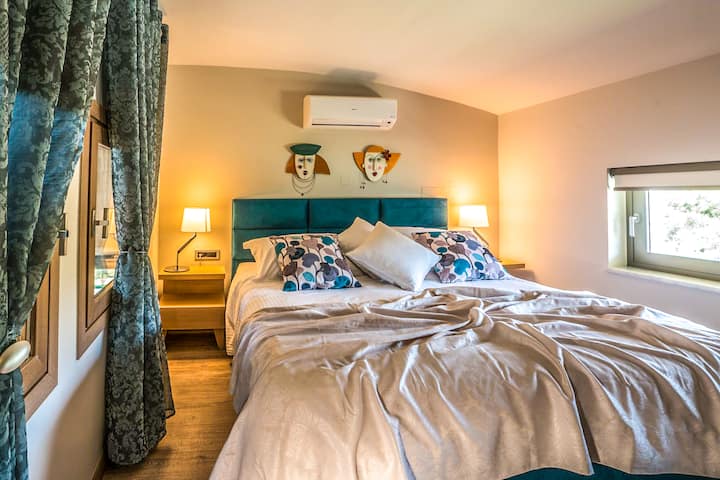 First Floor: Bedroom 4