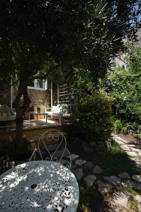 Proprietà Airbnb di successo: Casa La Cisterna, between the sky and sea. a Positano