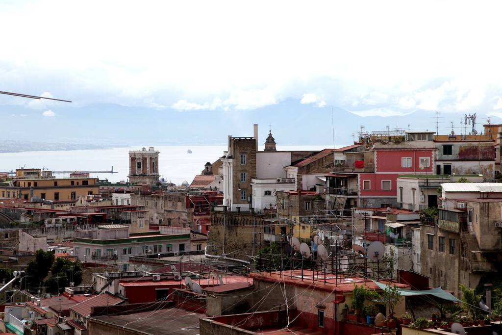 Il panorama dal balconcino della camera da letto