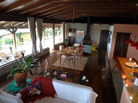Top Airbnb: Solar Atelier - View of the “sea of mountains” in Cunha