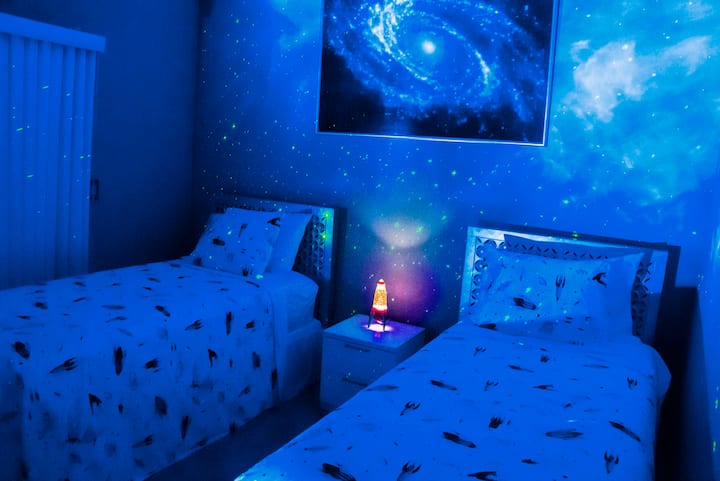 Galaktiskt våningsrum för barn i alla
åldrar