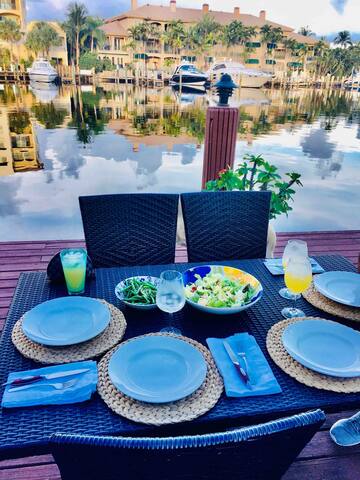 Casa Navarro on Las Olas Isles gallery image 3