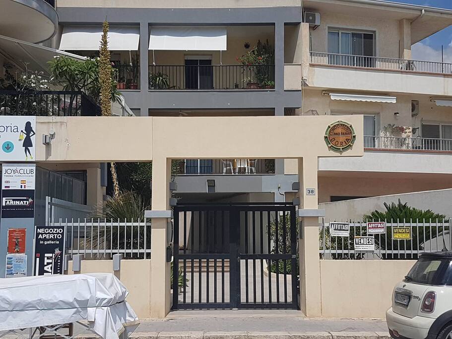 Ingresso dal lungomare