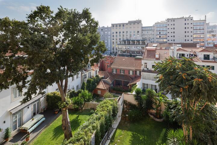 ☆ Duplex ☆ with amazing Tagus river view rooftop gallery image 5