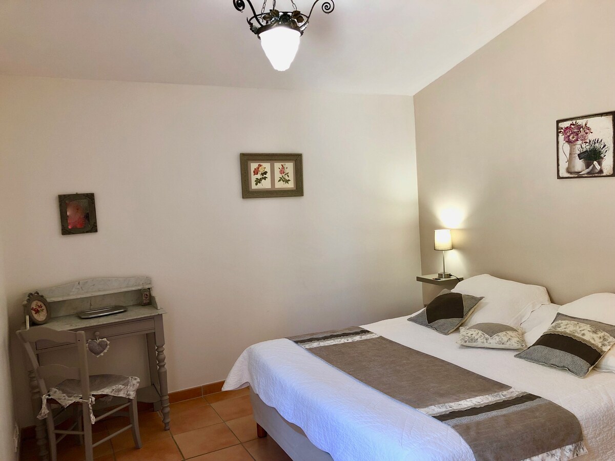 голямо спално легло 160 X 200 /голямо спално легло 160 X 200