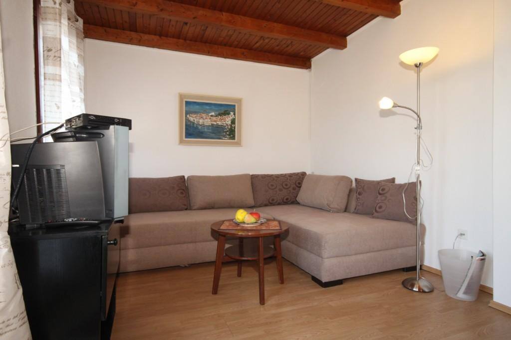 Living room, Surface: 13 m²