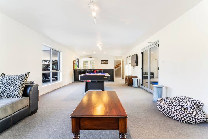 Paradise Point – Tamar Valley w/ heated pool gallery image 4