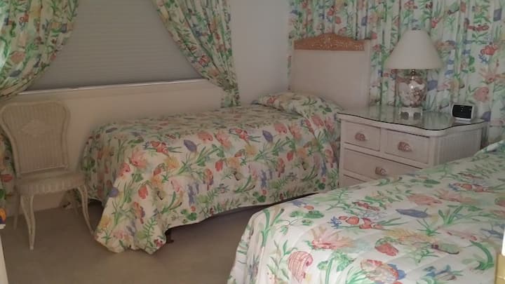 חדר שינה לאורחים - פי 2 מיטות נפרדות