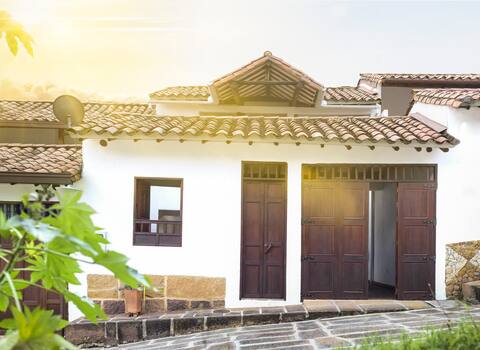Rustic&Colonial House 8min from Main Park23MbWifi