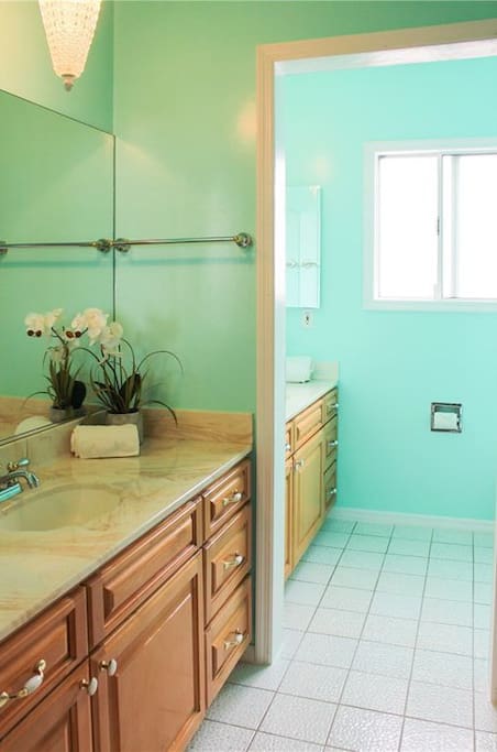 Private full bathroom